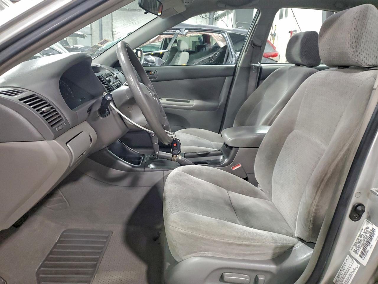 2003 TOYOTA CAMRY LE photo 7