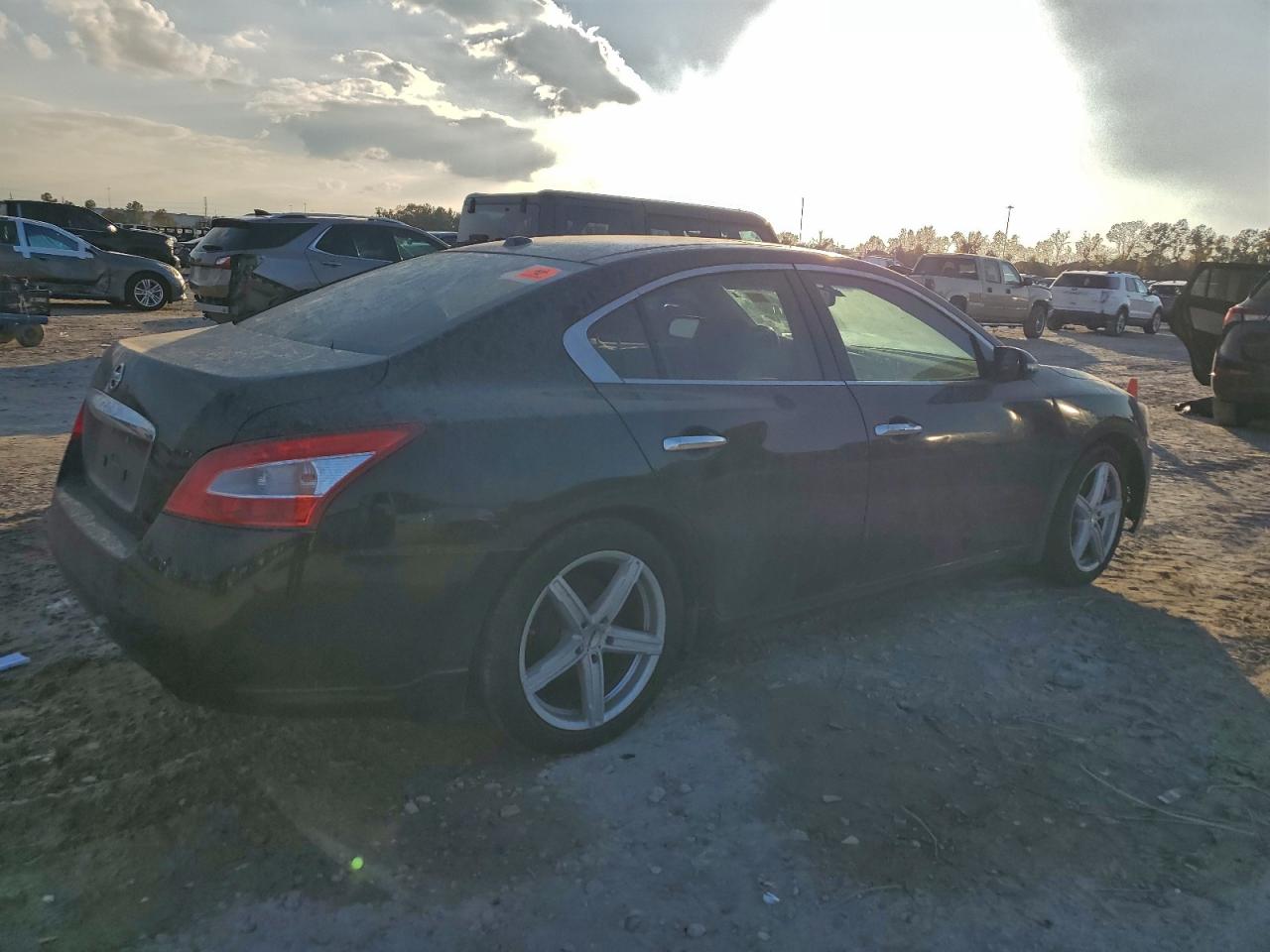 2009 NISSAN MAXIMA S photo 3