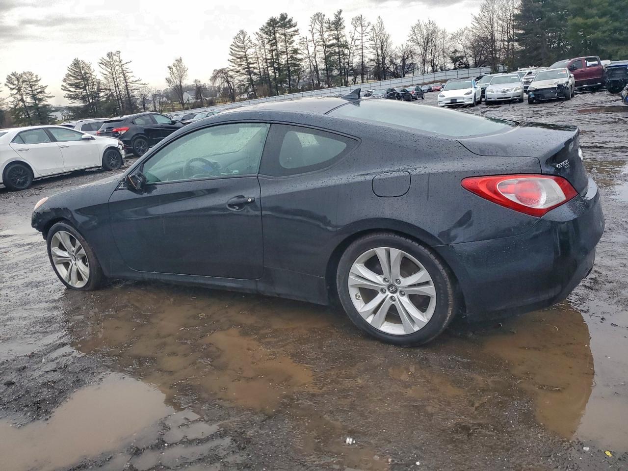 2010 HYUNDAI GENESIS COUPE 2.0T photo 2