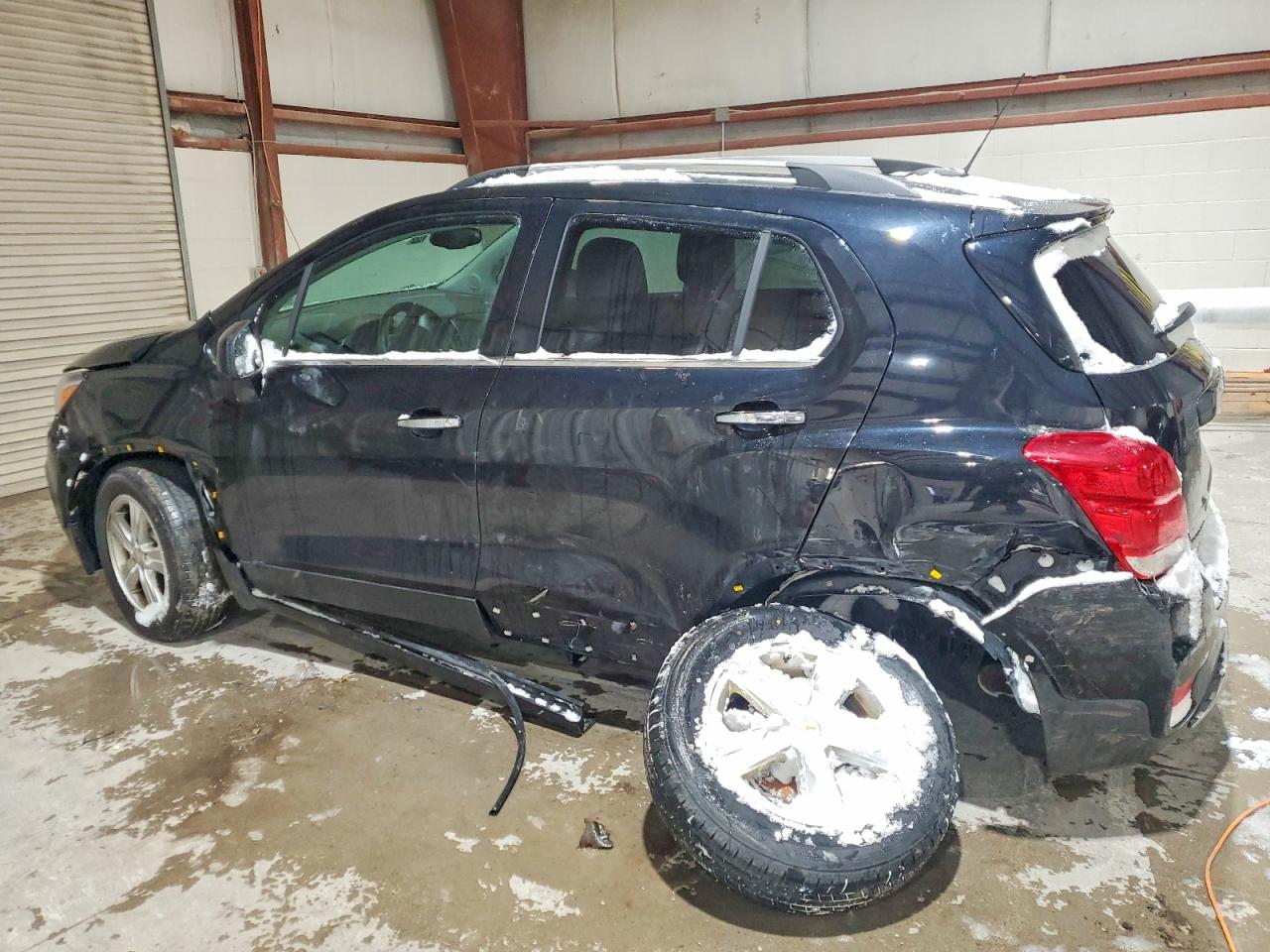 2019 CHEVROLET TRAX 1LT photo 2