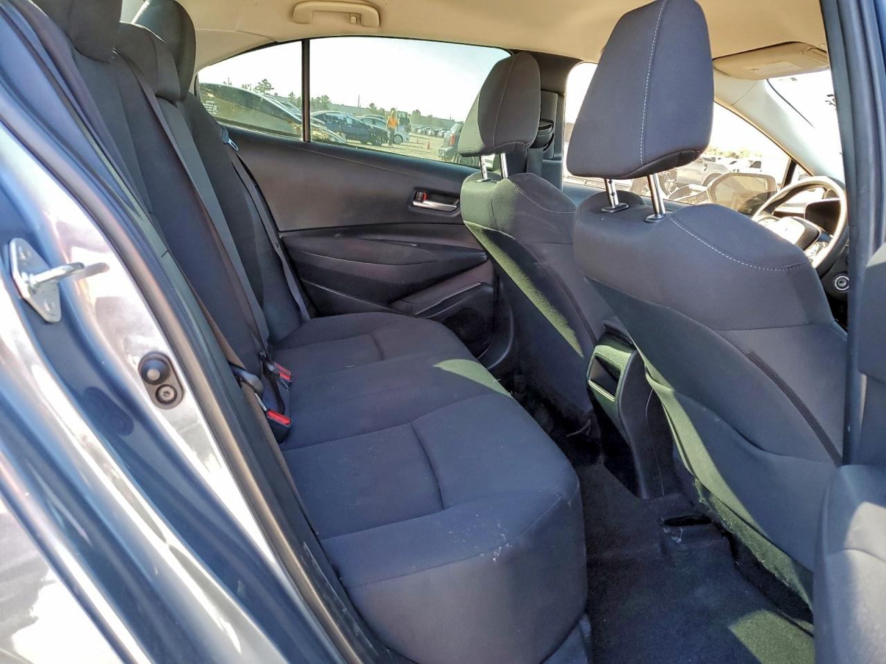 2021 TOYOTA COROLLA LE photo 10
