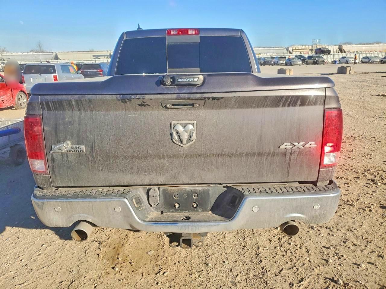 2016 RAM 1500 SLT photo 11