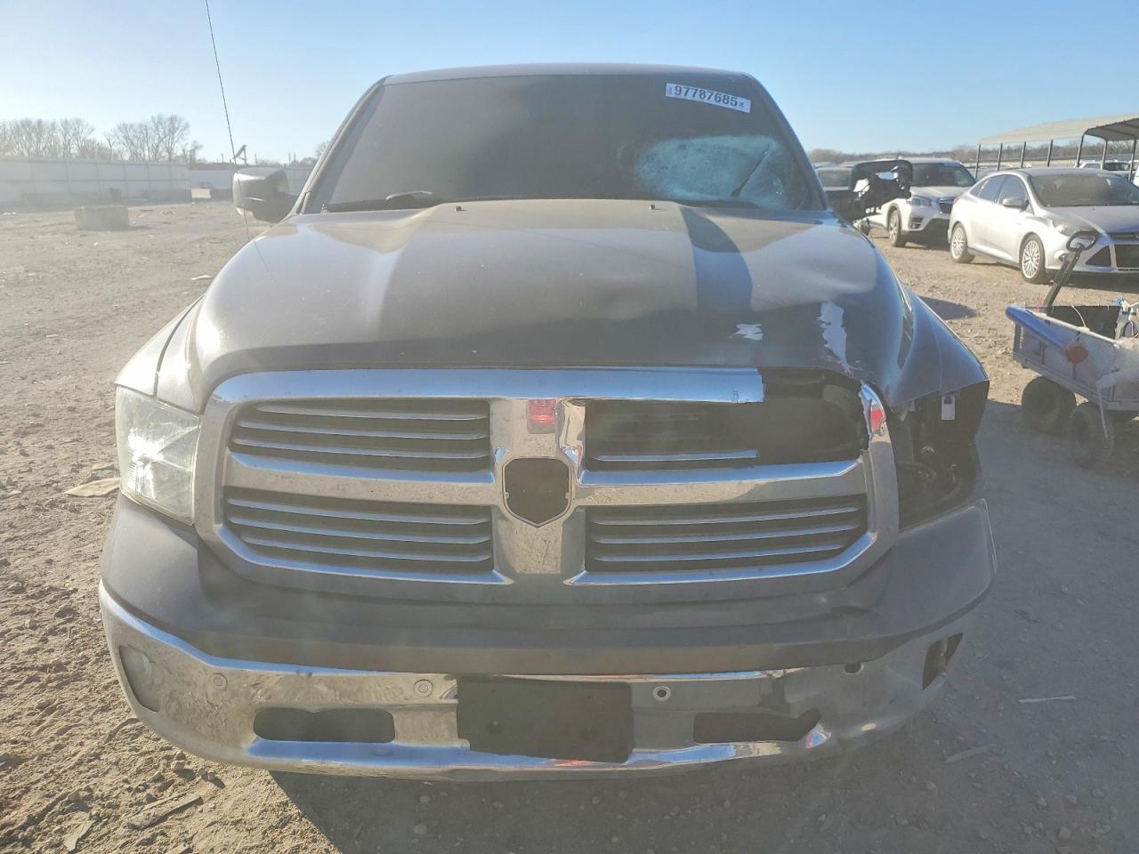 2016 RAM 1500 SLT photo 9