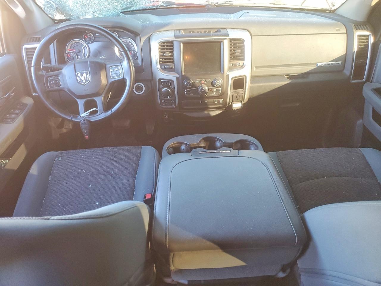 2016 RAM 1500 SLT photo 15
