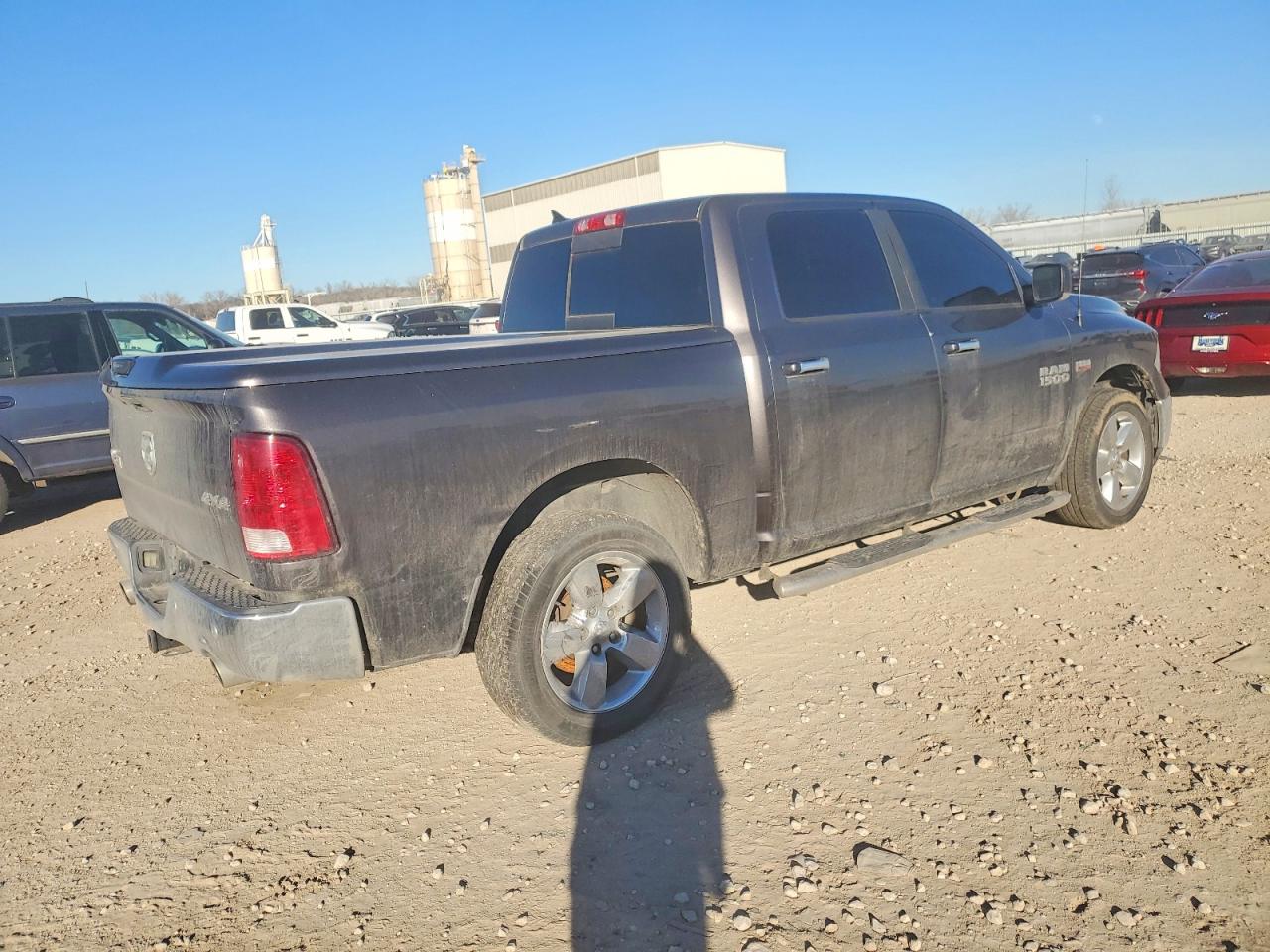 2016 RAM 1500 SLT photo 5