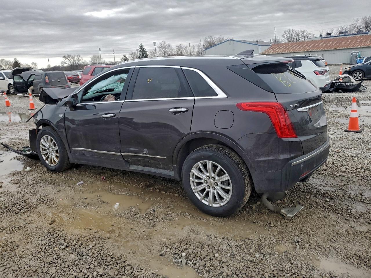 2017 CADILLAC XT5 photo 3