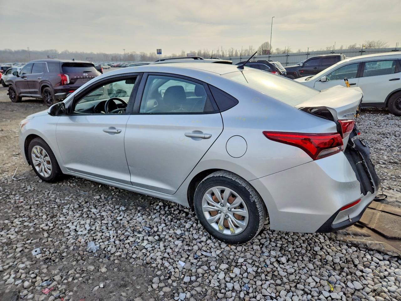 2019 HYUNDAI ACCENT SE photo 3
