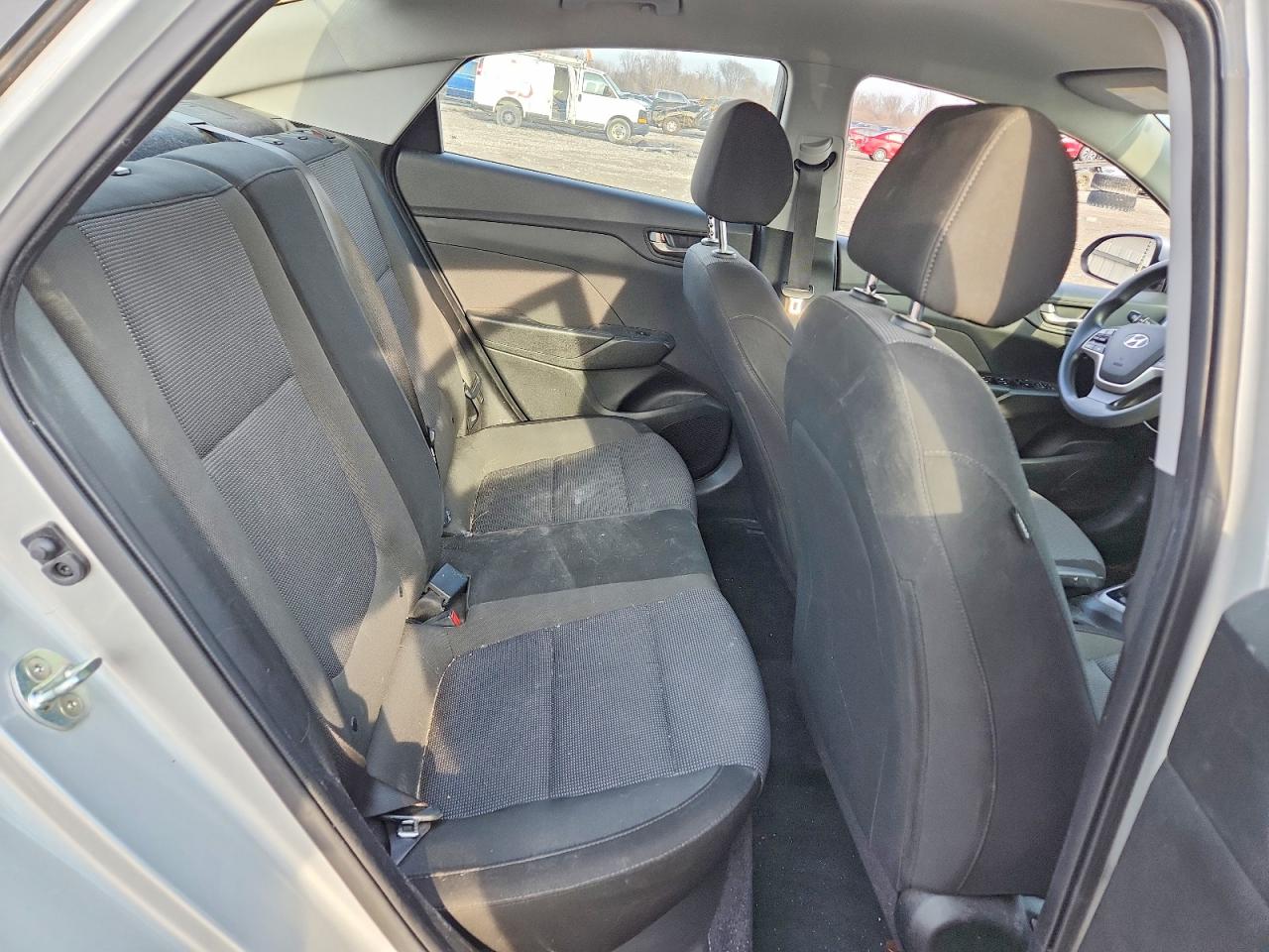 2019 HYUNDAI ACCENT SE photo 19
