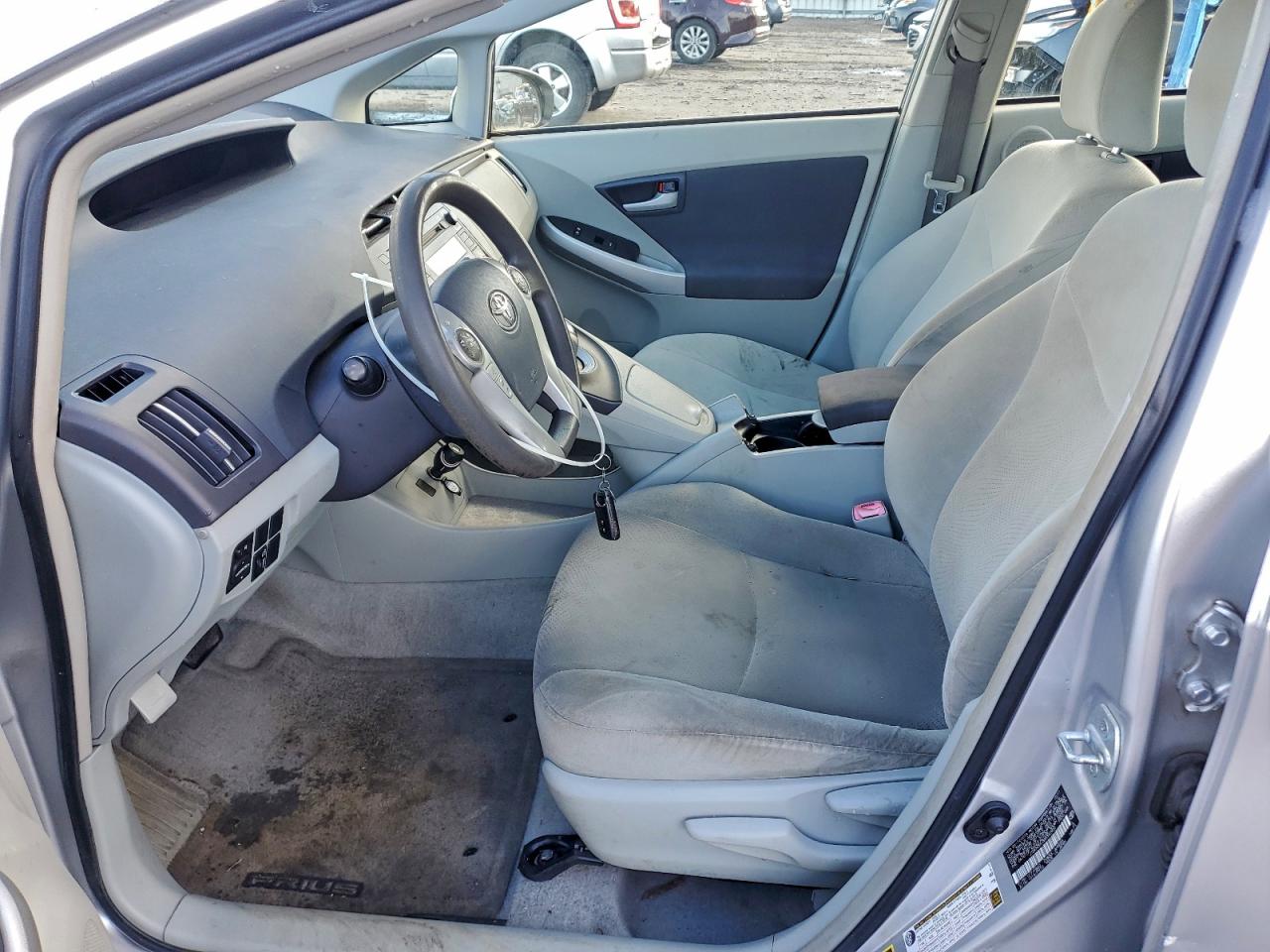 2011 TOYOTA PRIUS photo 7