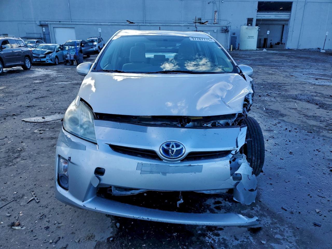 2011 TOYOTA PRIUS photo 5