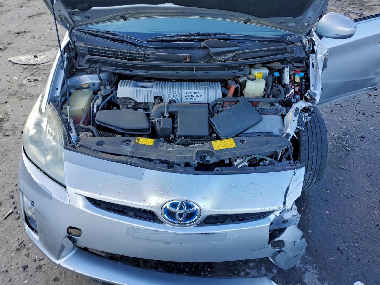 2011 TOYOTA PRIUS photo 11