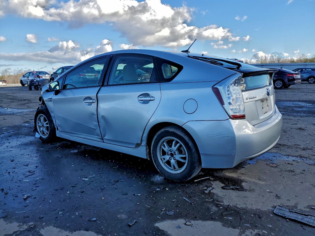 2011 TOYOTA PRIUS photo 2