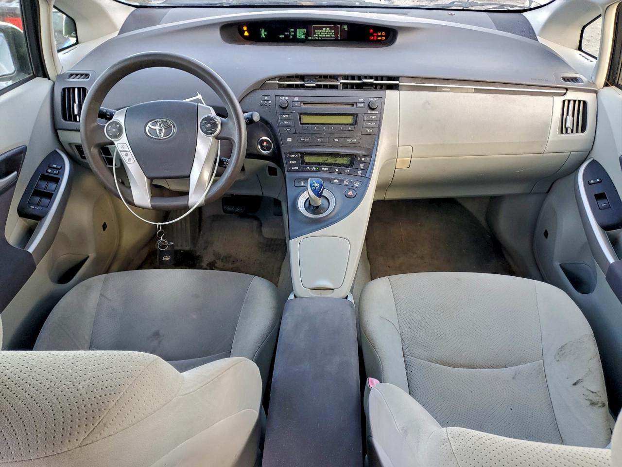 2011 TOYOTA PRIUS photo 8