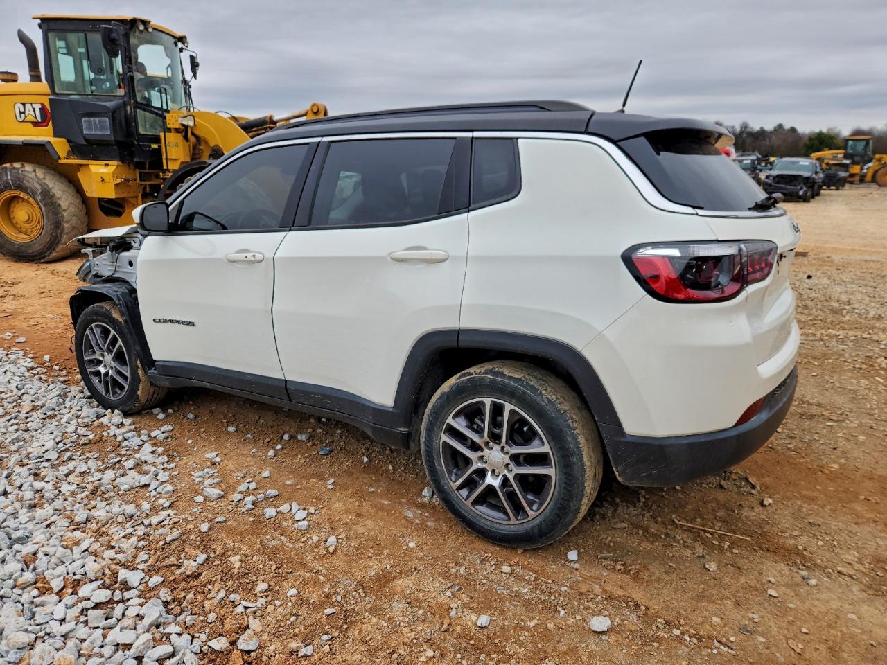 2019 JEEP COMPASS LATITUDE photo 2