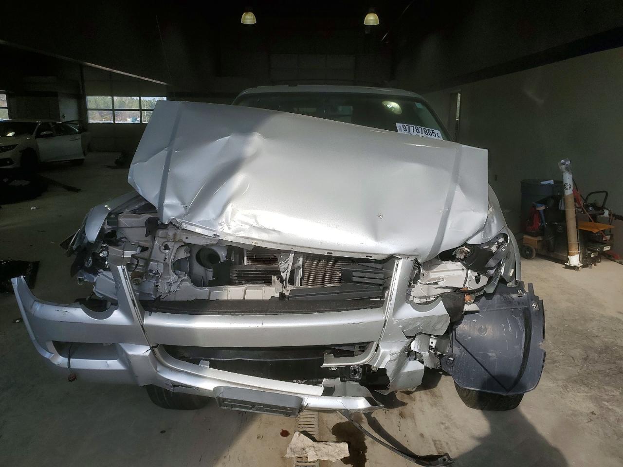 2010 FORD EXPLORER XLT photo 5