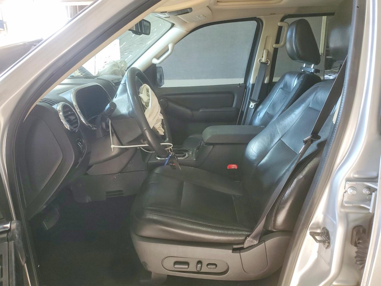 2010 FORD EXPLORER XLT photo 7