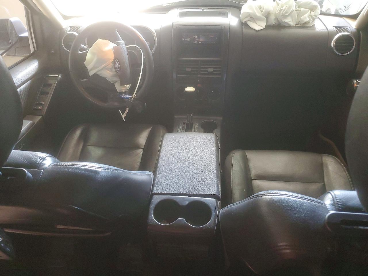 2010 FORD EXPLORER XLT photo 8