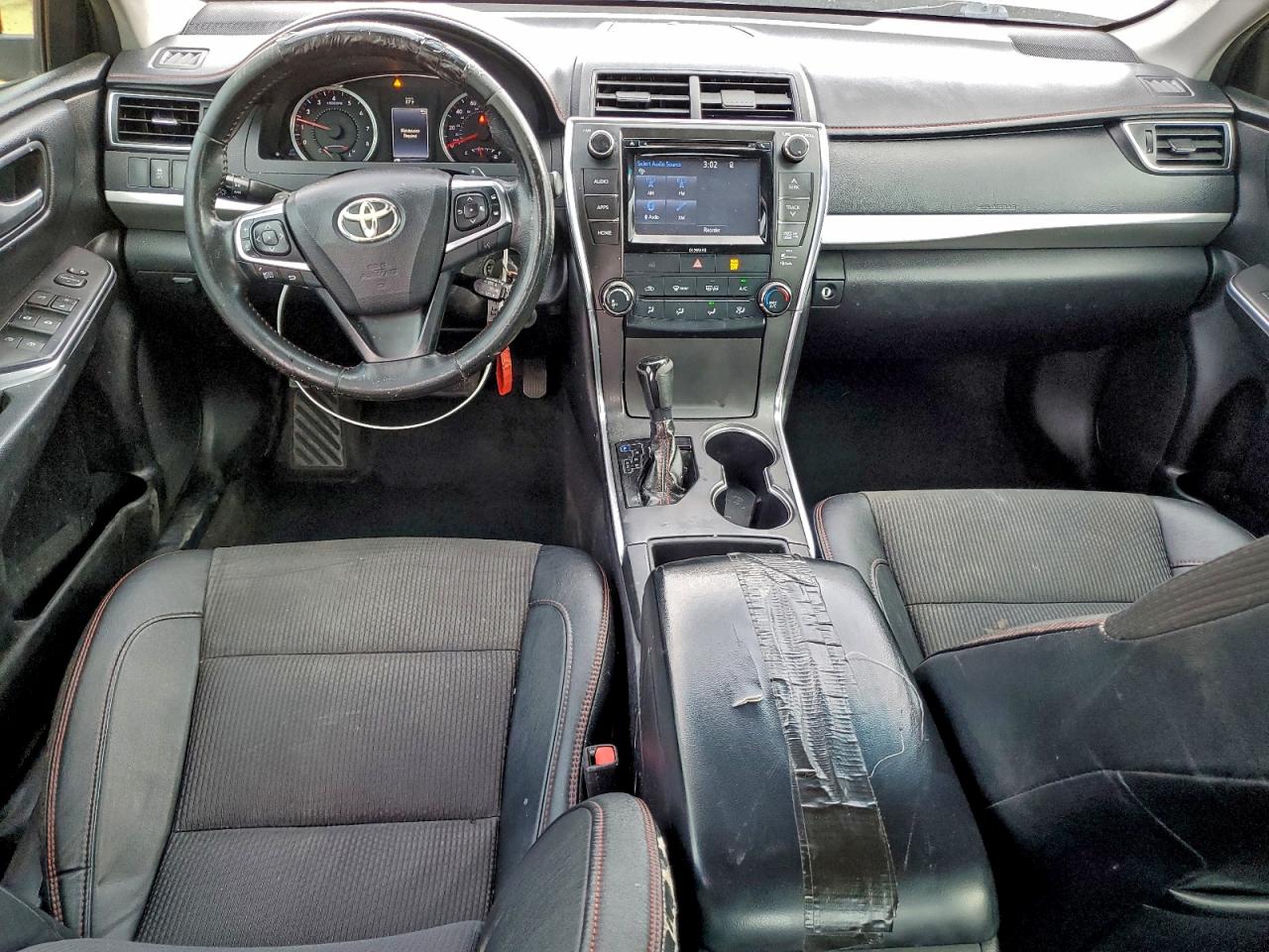 2016 TOYOTA CAMRY LE photo 8
