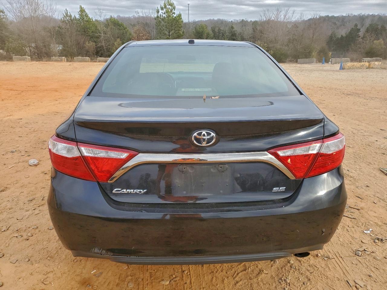 2016 TOYOTA CAMRY LE photo 6