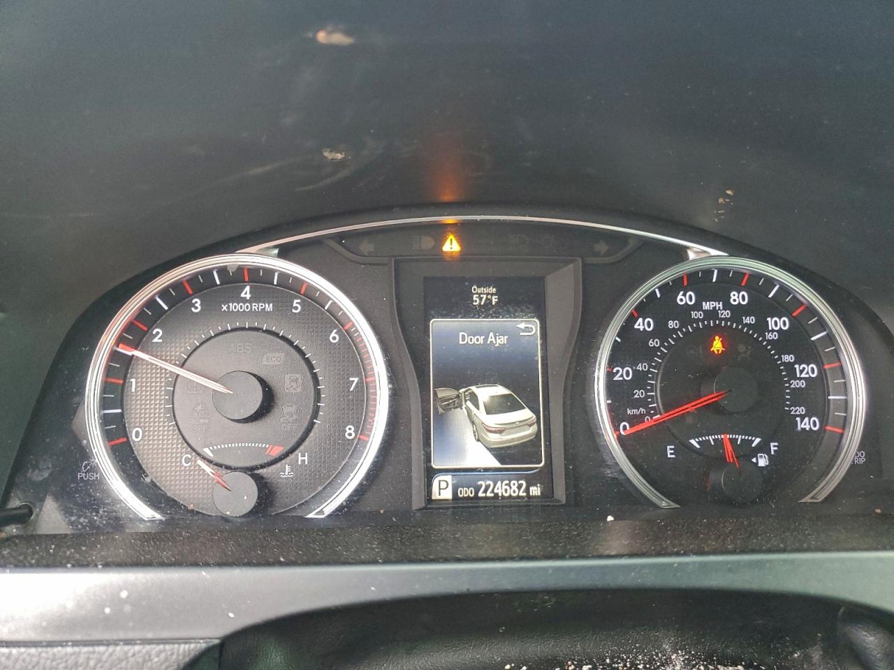2016 TOYOTA CAMRY LE photo 9