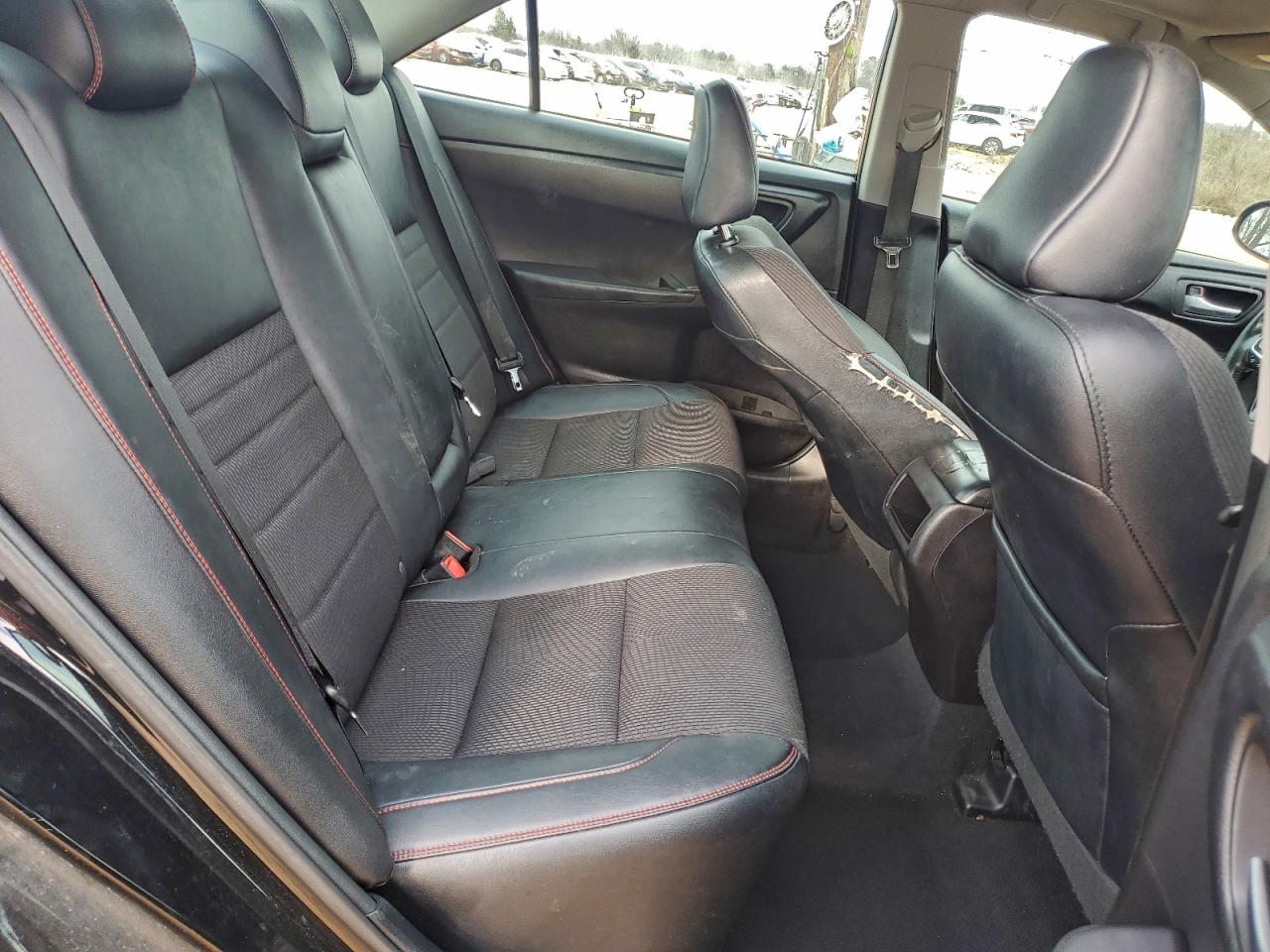 2016 TOYOTA CAMRY LE photo 10
