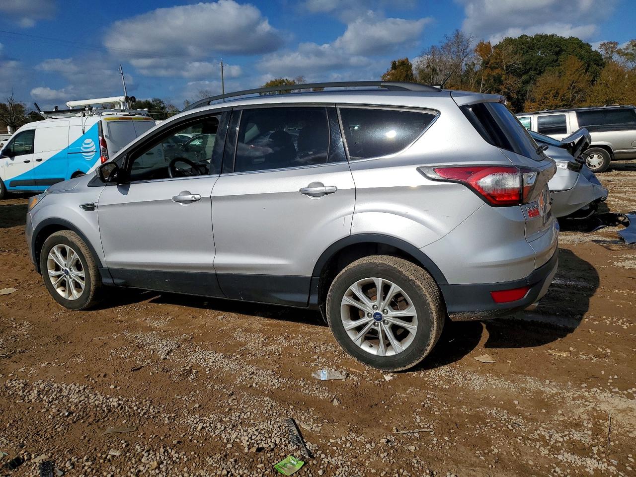 2017 FORD ESCAPE SE photo 2