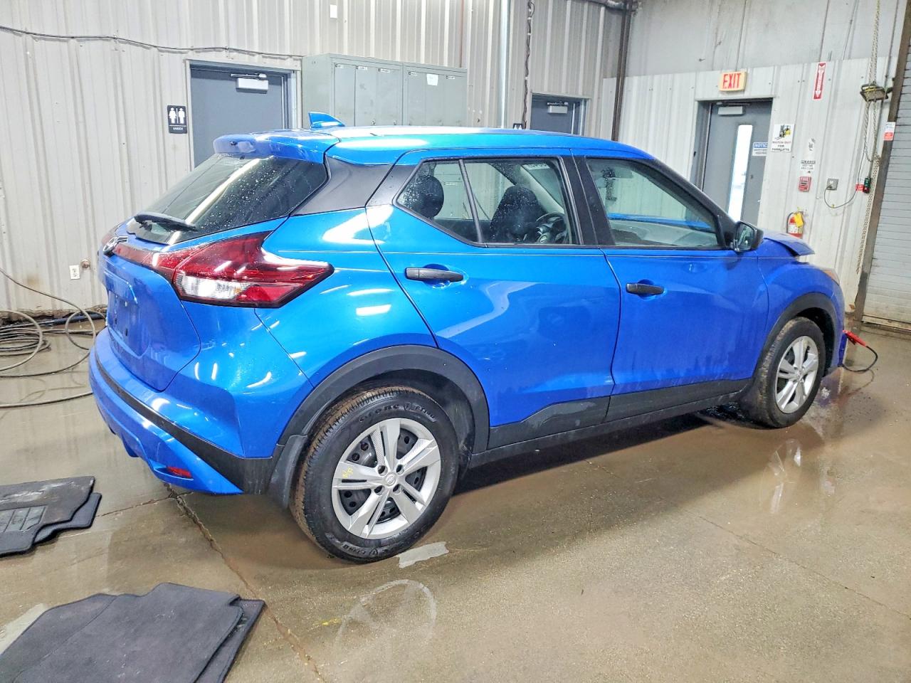 2023 NISSAN KICKS S photo 3