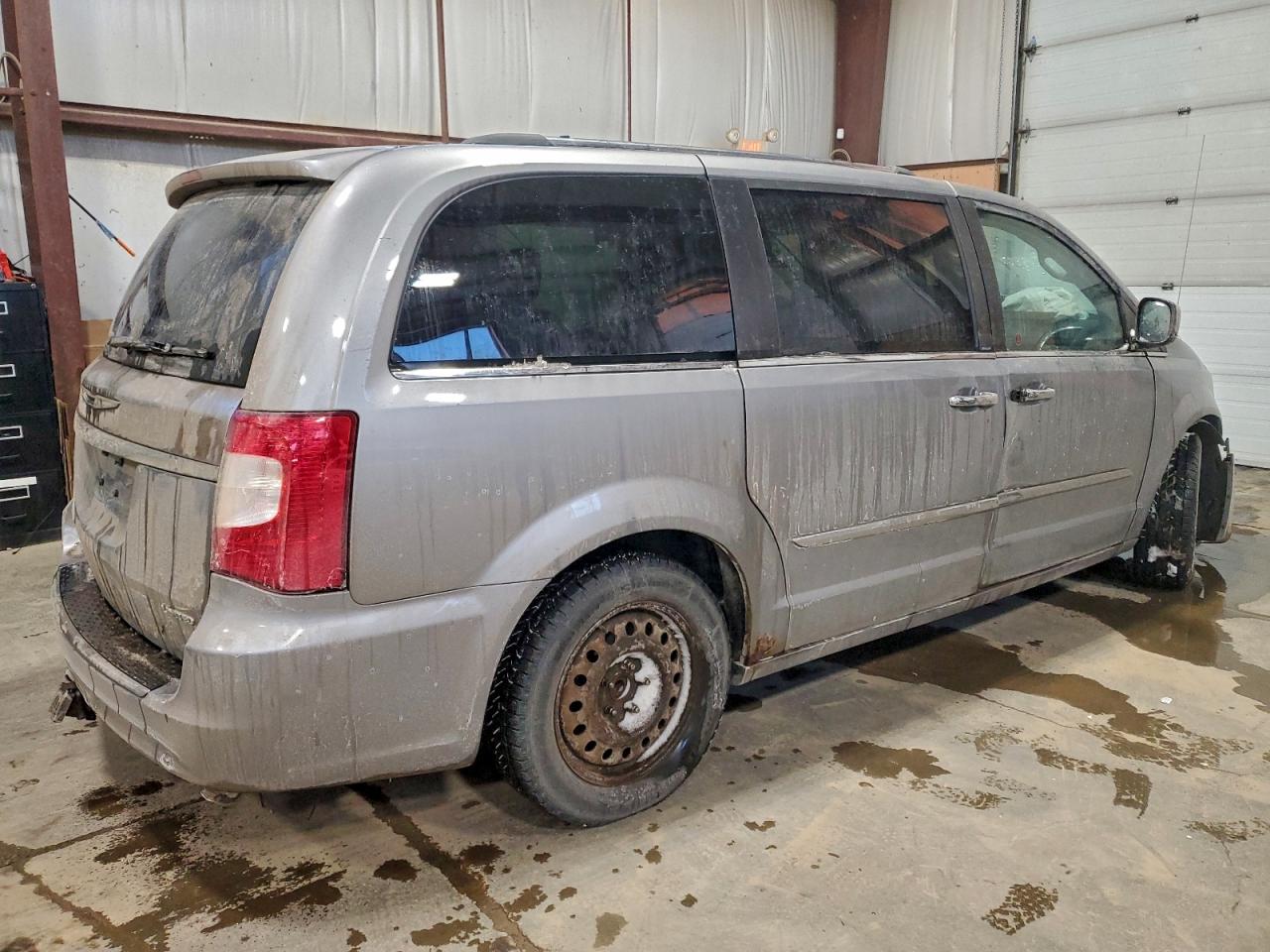 2013 CHRYSLER TOWN & COUNTRY LIMITED photo 3