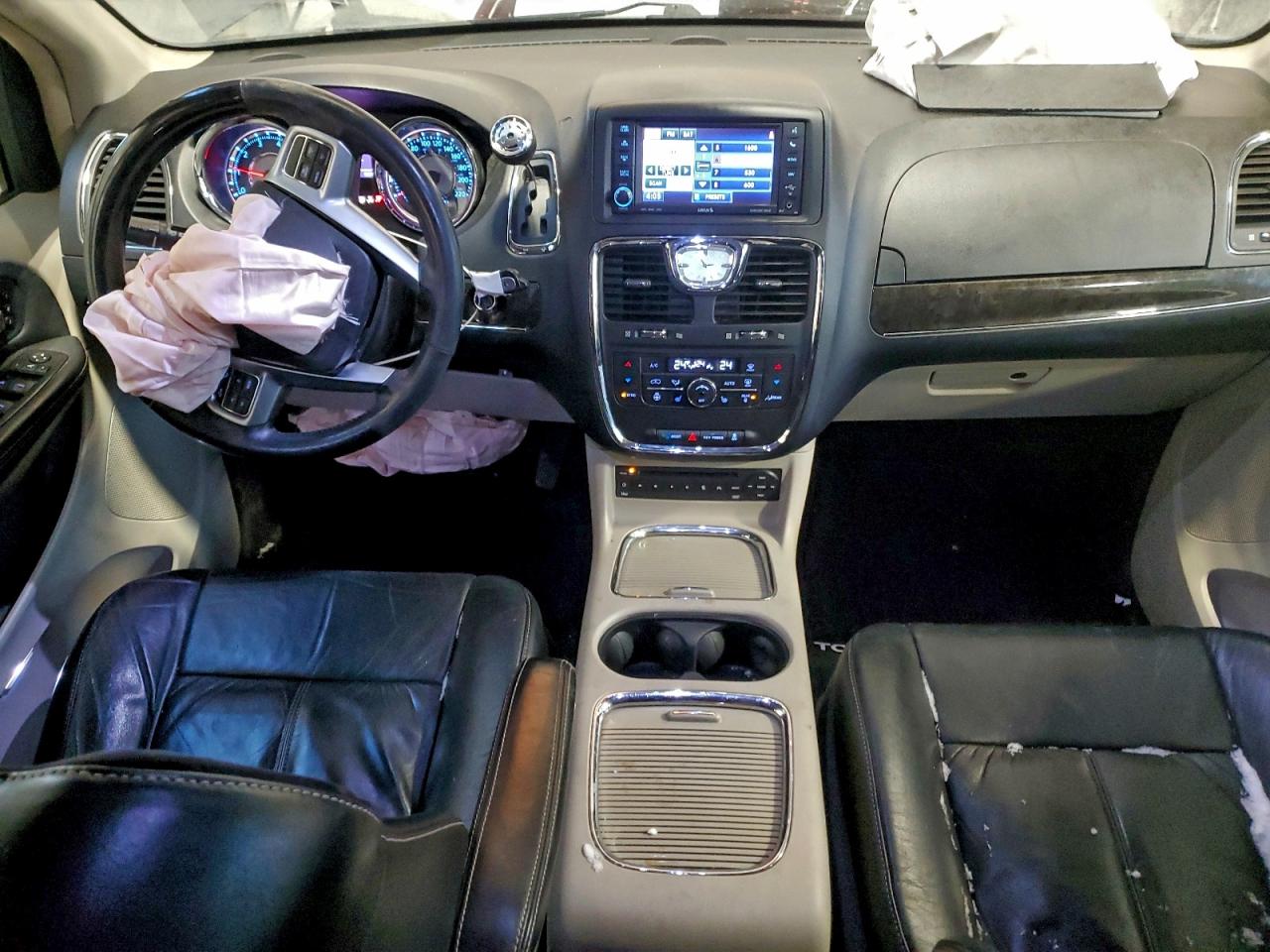 2013 CHRYSLER TOWN & COUNTRY LIMITED photo 8