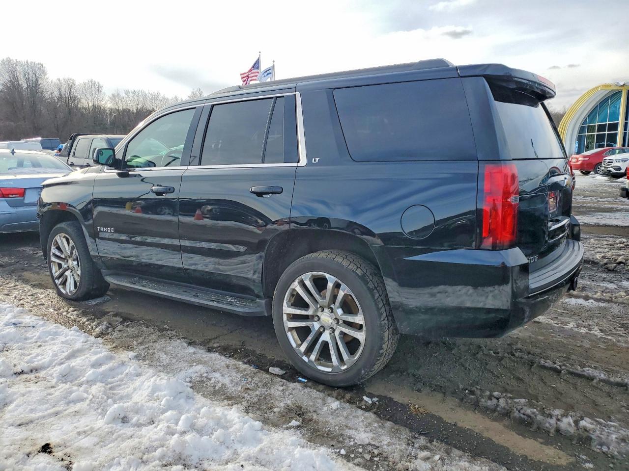 2015 CHEVROLET TAHOE K1500 LT photo 2