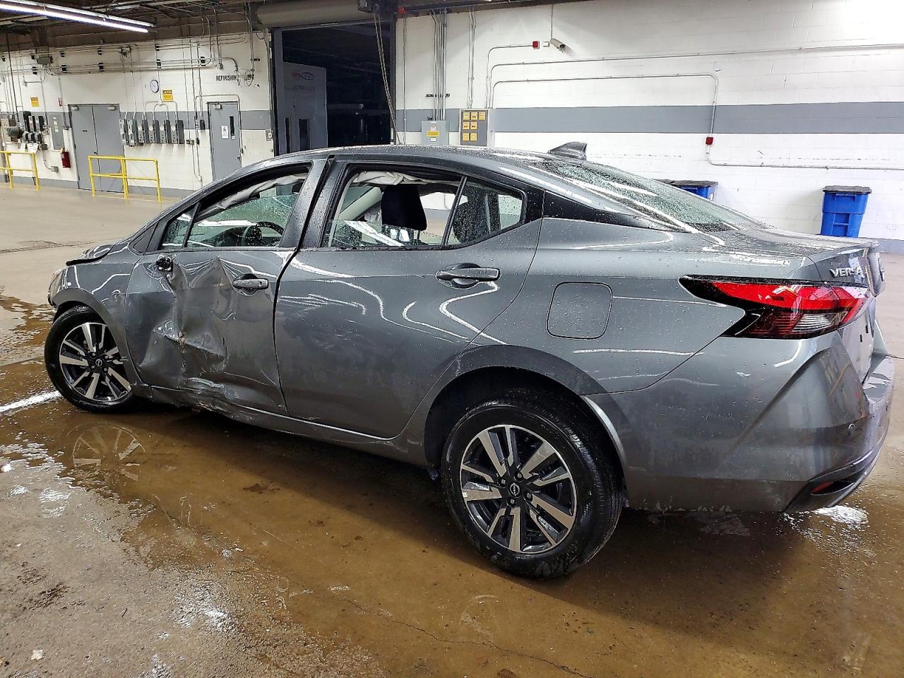 2025 NISSAN VERSA SV photo 2