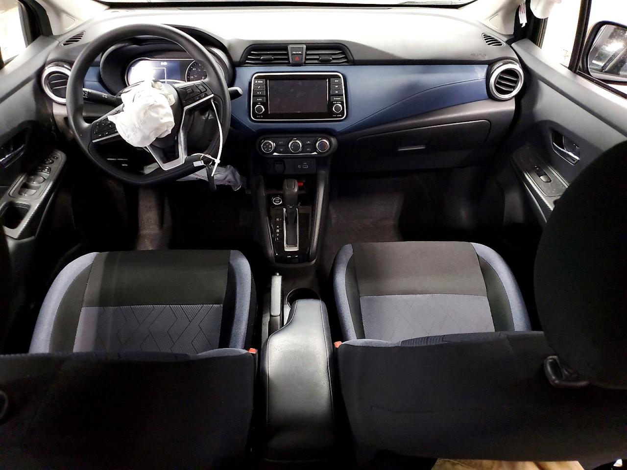 2025 NISSAN VERSA SV photo 8