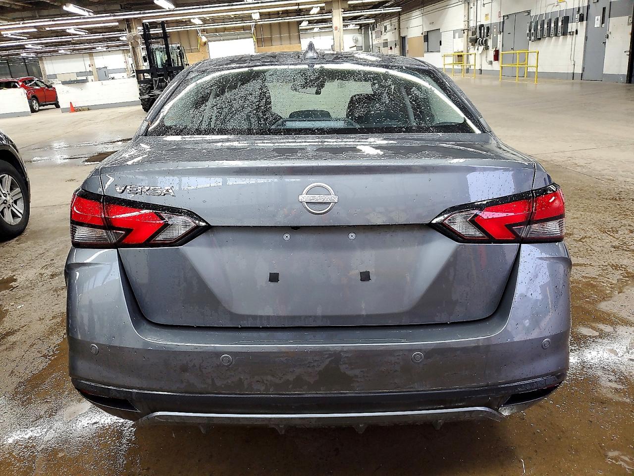 2025 NISSAN VERSA SV photo 6