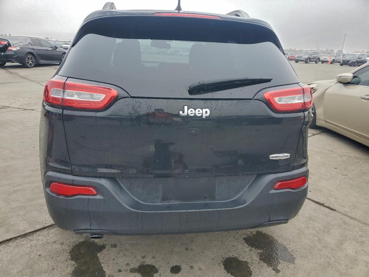 2017 JEEP CHEROKEE LATITUDE photo 6