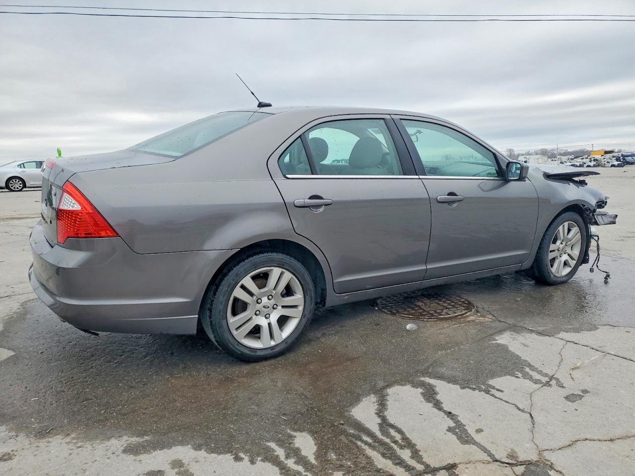 2011 FORD FUSION SE photo 3