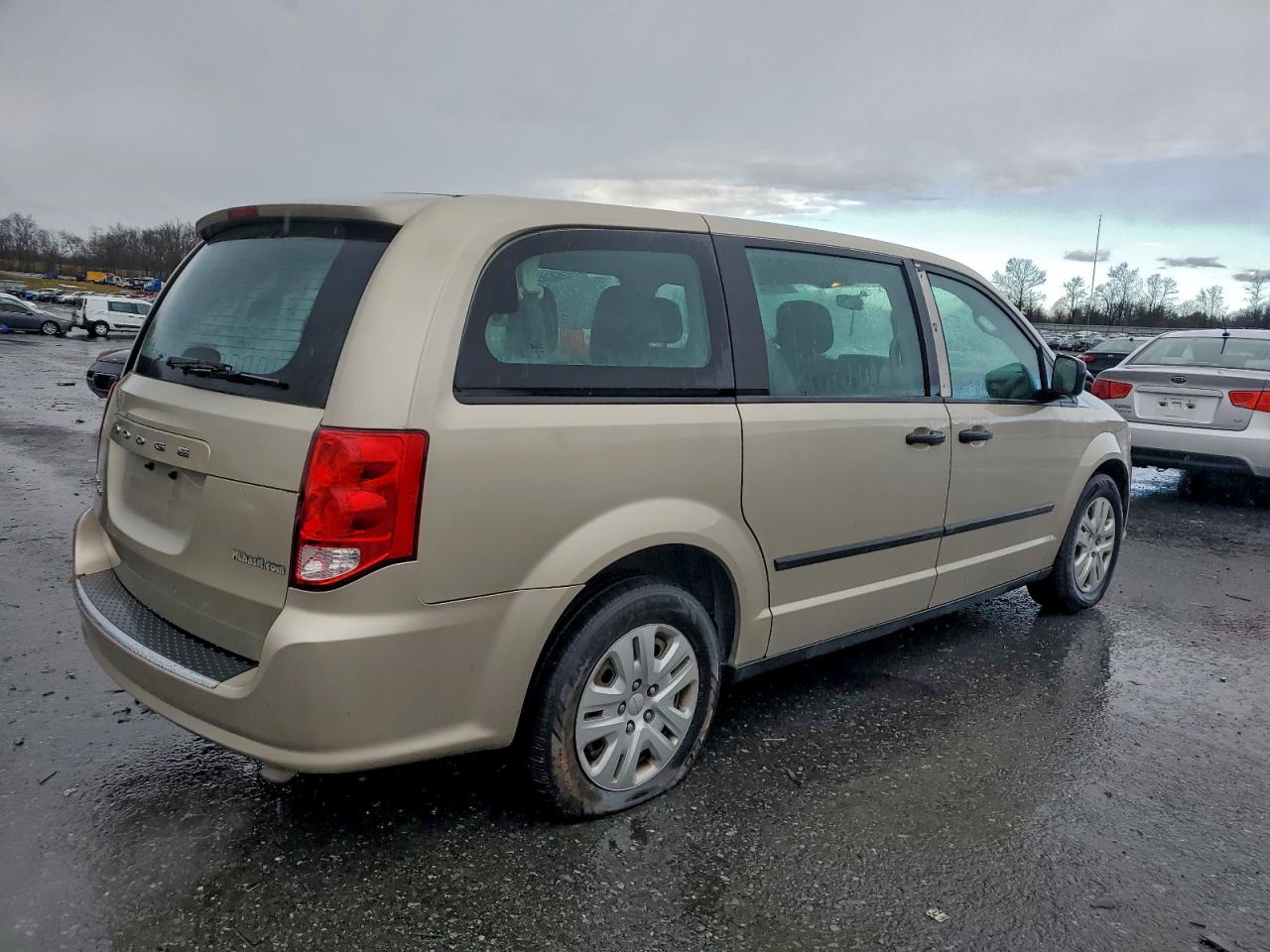2015 DODGE GRAND CARAVAN SE photo 3