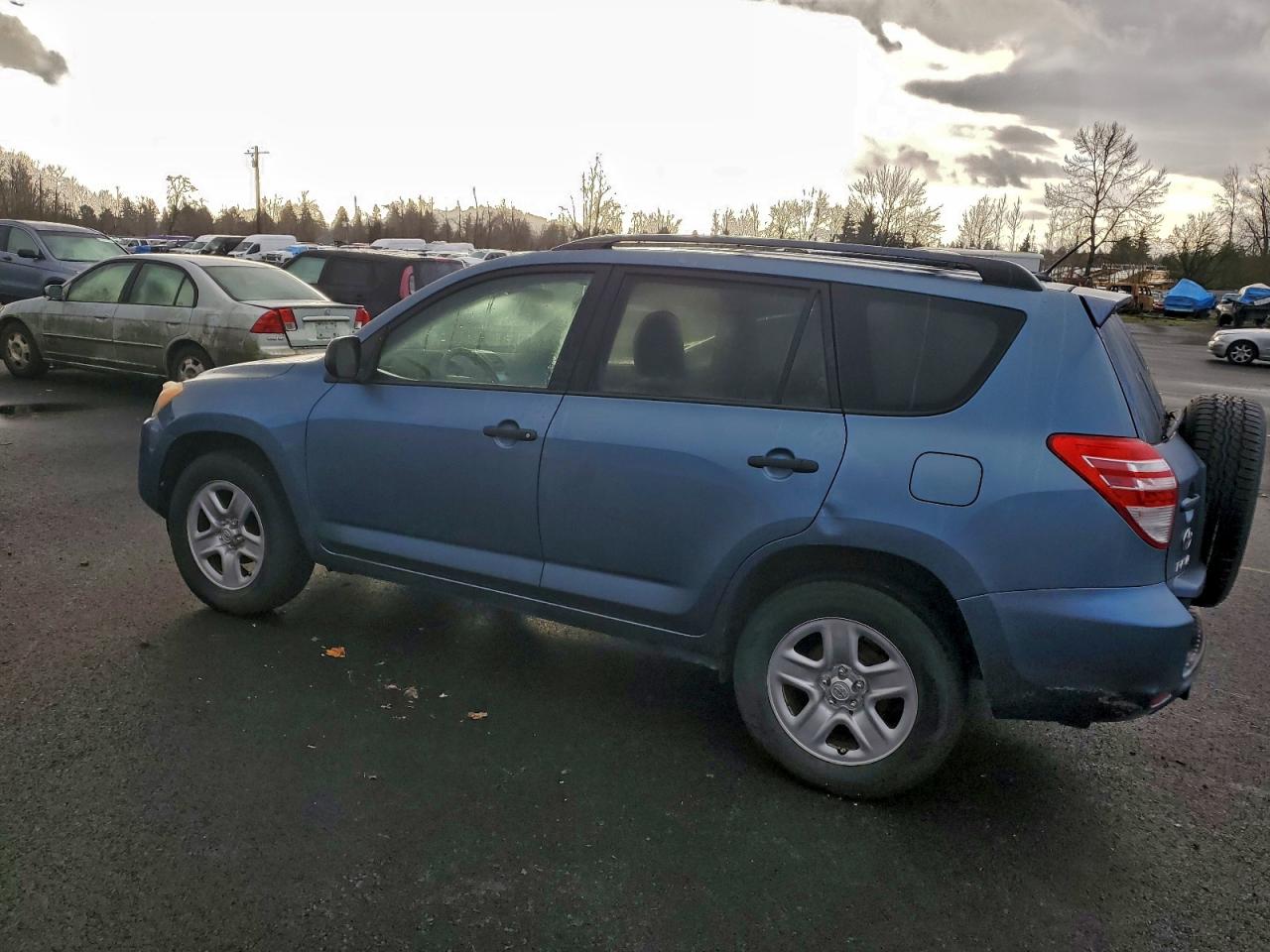 2012 TOYOTA RAV4 photo 2