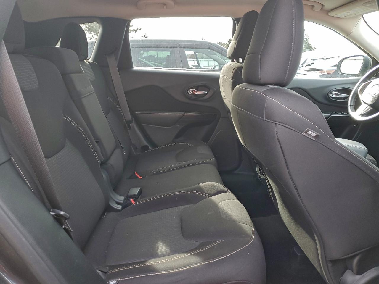 2015 JEEP CHEROKEE LATITUDE photo 21