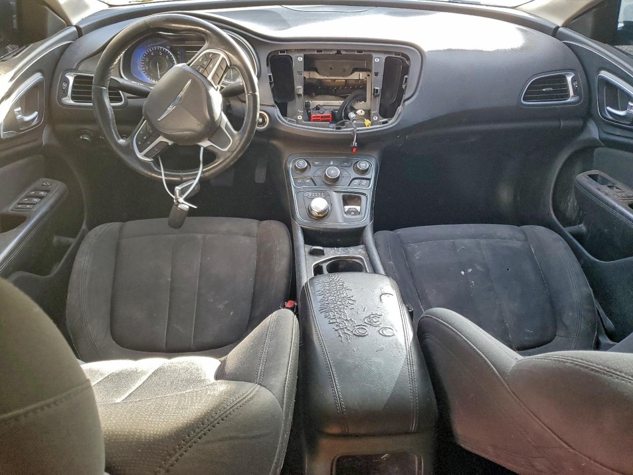 2016 CHRYSLER 200 LIMITED photo 8