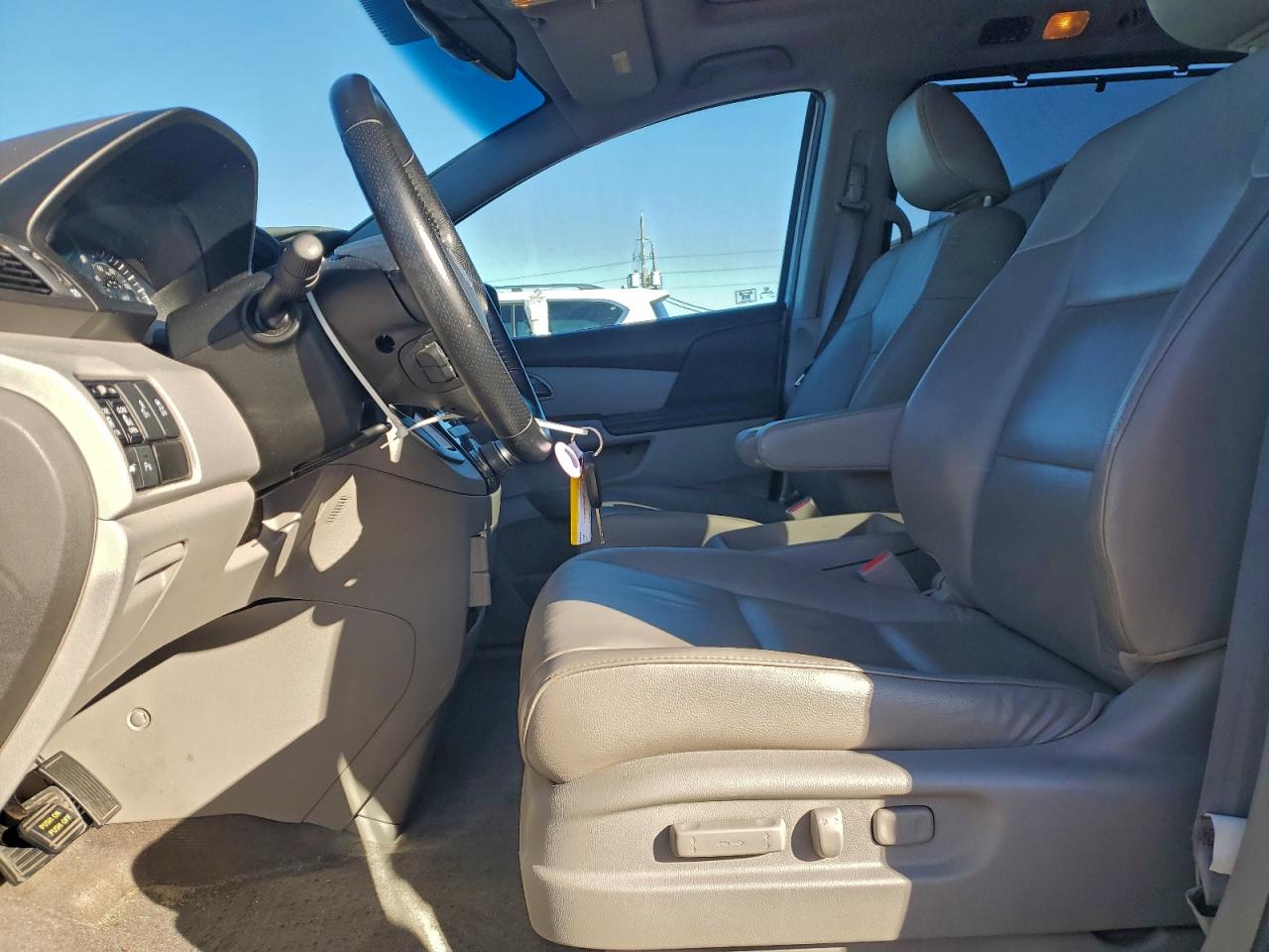 2012 HONDA ODYSSEY TOURING photo 13