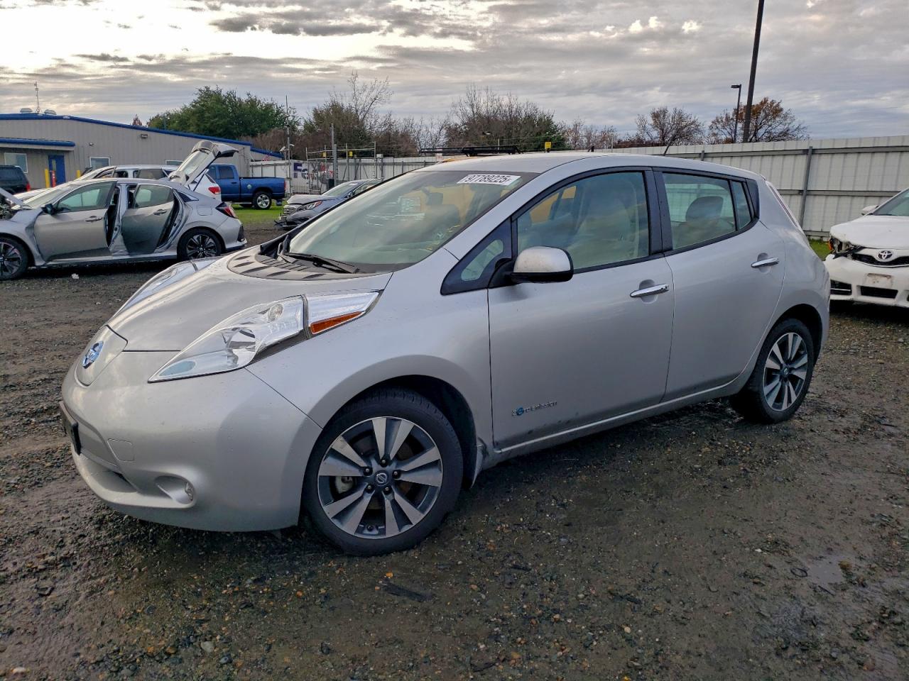 2017 NISSAN LEAF