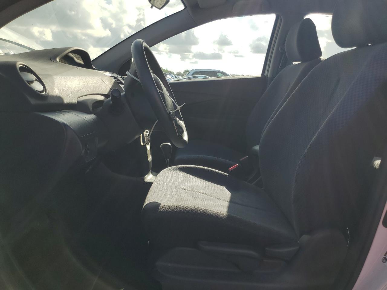 2008 TOYOTA YARIS photo 7