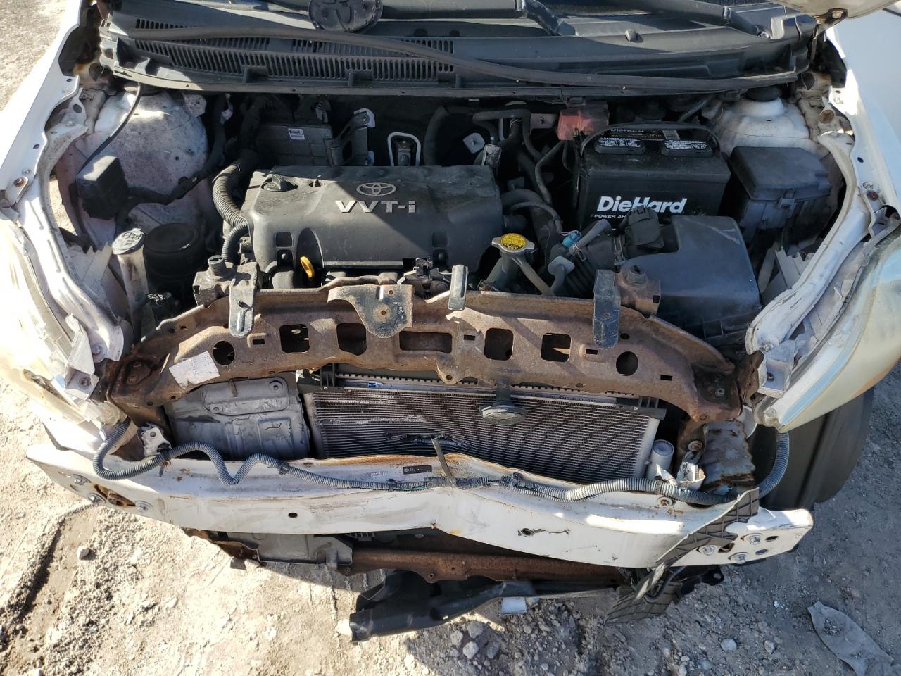 2008 TOYOTA YARIS photo 11