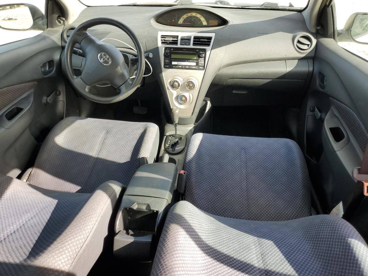 2008 TOYOTA YARIS photo 8