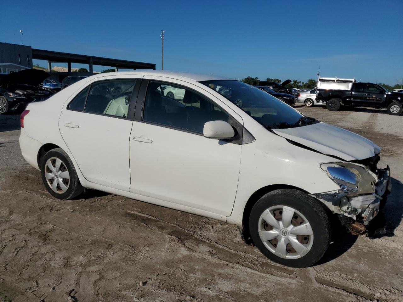 2008 TOYOTA YARIS photo 4