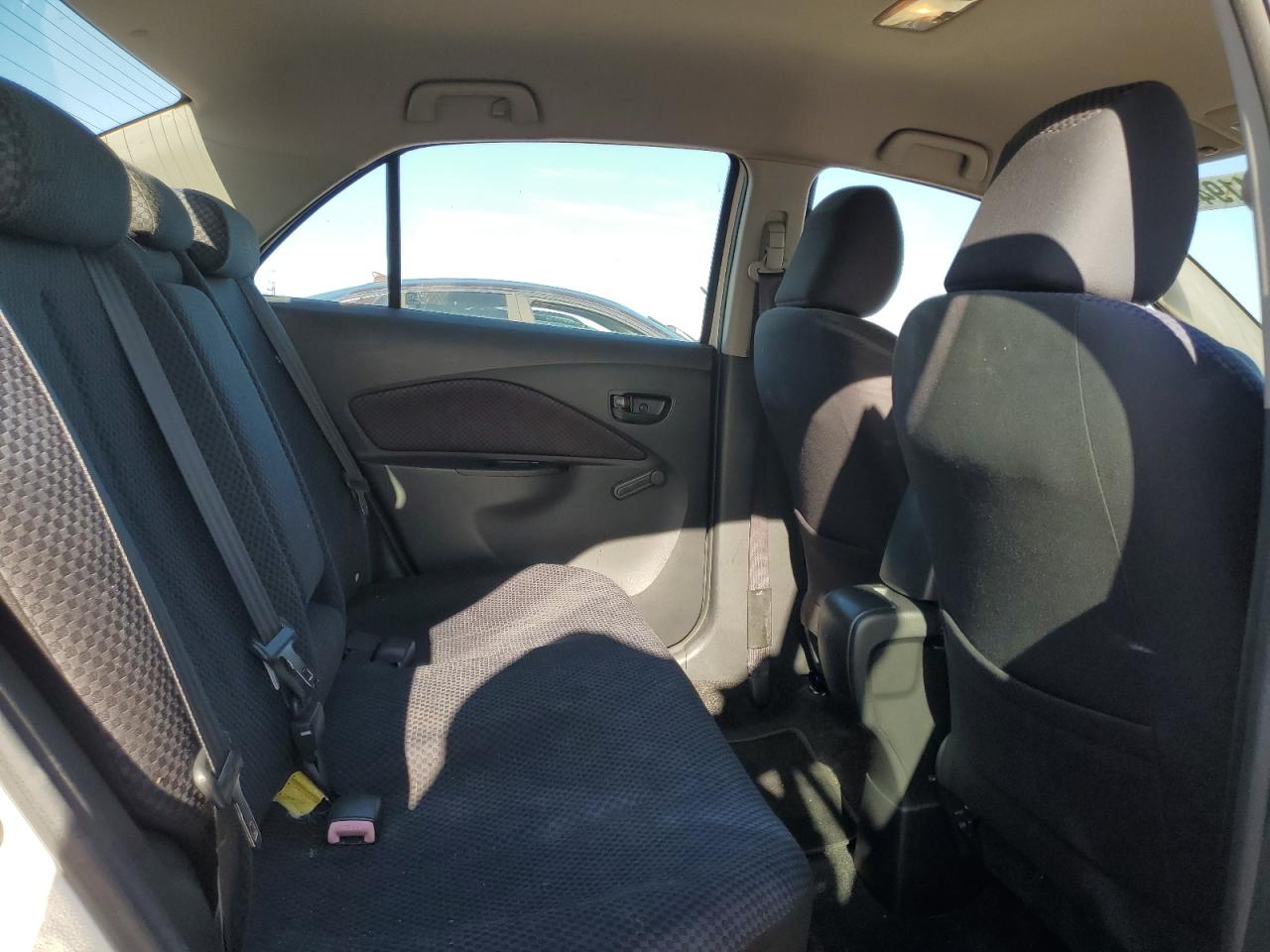 2008 TOYOTA YARIS photo 10