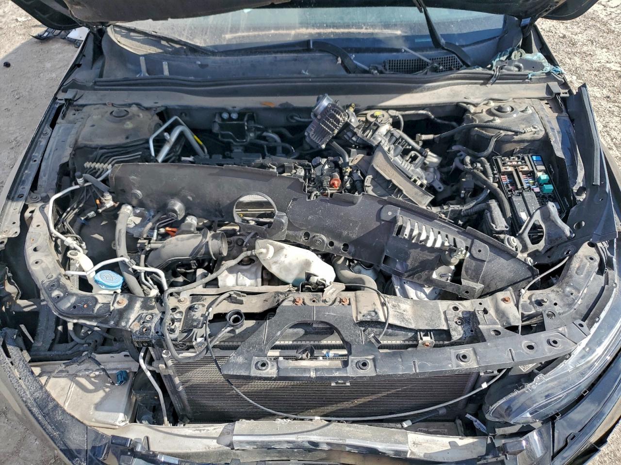2018 HONDA ACCORD EX photo 11