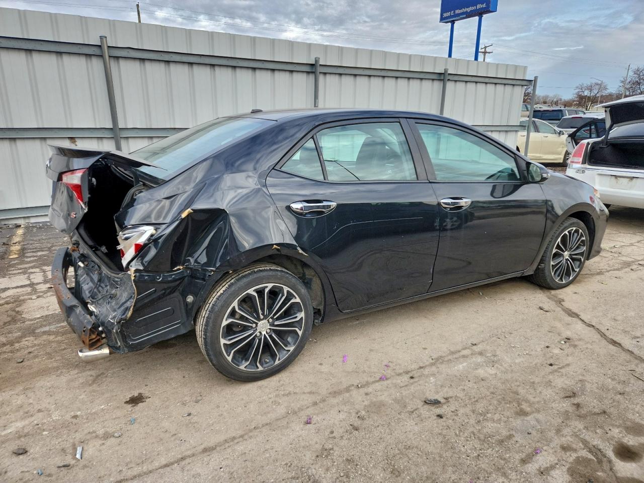 2015 TOYOTA COROLLA L photo 3