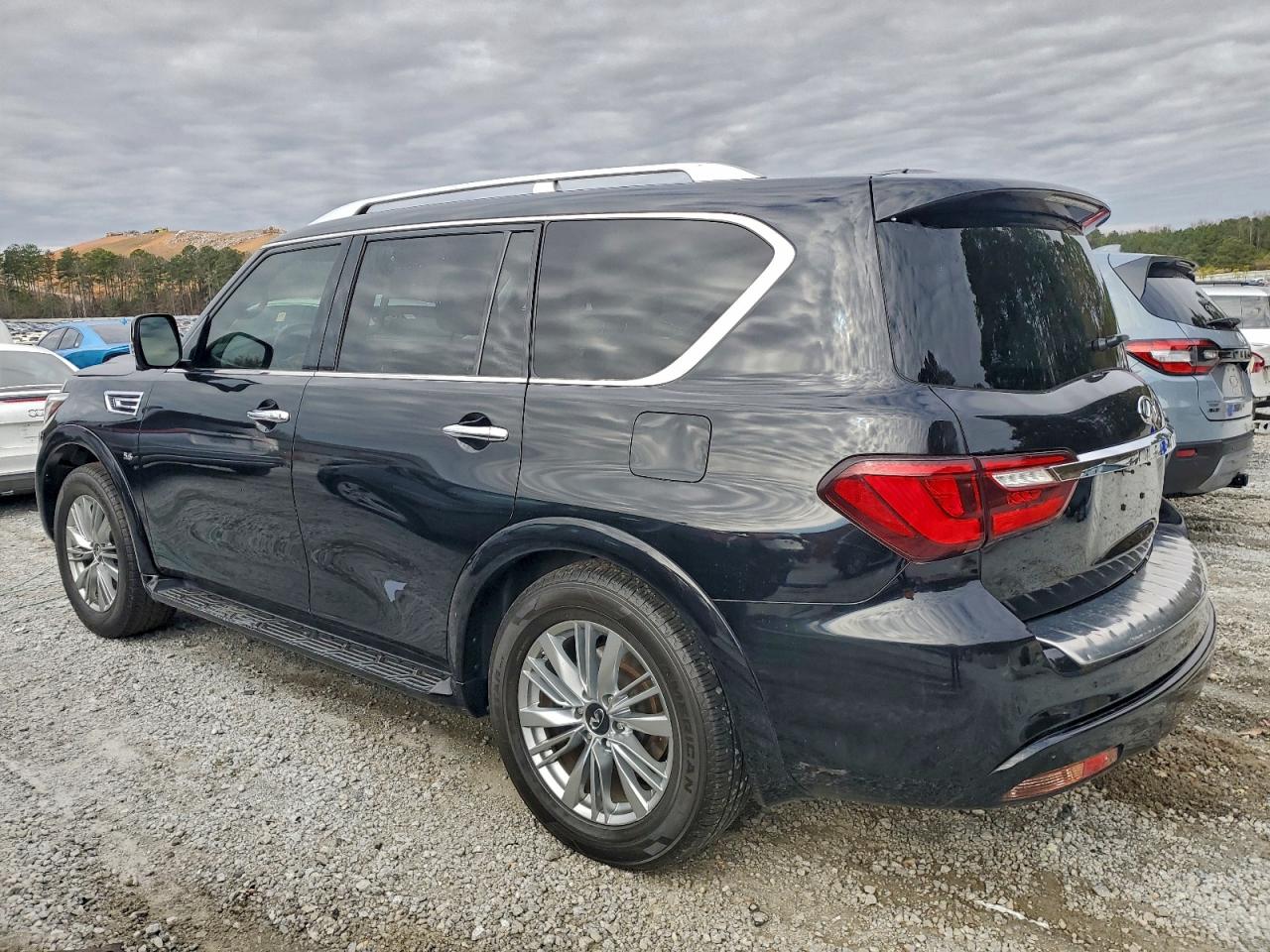 2018 INFINITI QX80 BASE photo 2