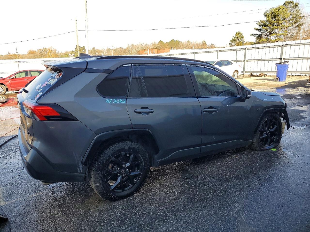 2021 TOYOTA RAV4 XLE photo 5
